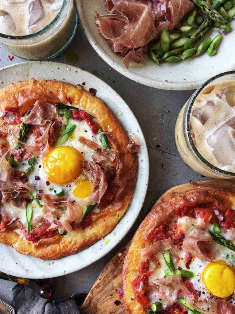Keto breakfast pizza